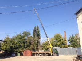 Аренда манипулятора в Симферополе - фото на объекте, в работе