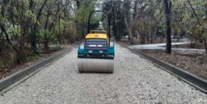 Каток дорожный в работе, Симферополь