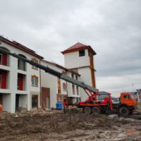 Аренда автовышки в Симферополе - фото на объекте, в работе