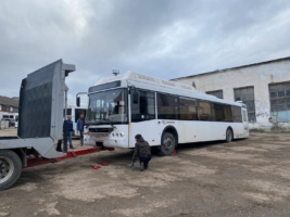 Грузовой эвакуатор в работе, Симферополь, Крым